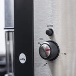 silver wilfa svart electric coffee grinder, close up on grind duration